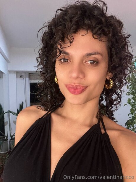 Valentinaricco OnlyFans Striptease