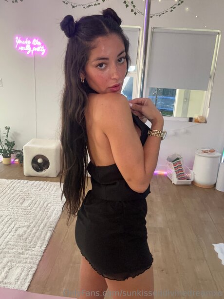 Sunkisseddivinedreamxo OnlyFans geleakt.