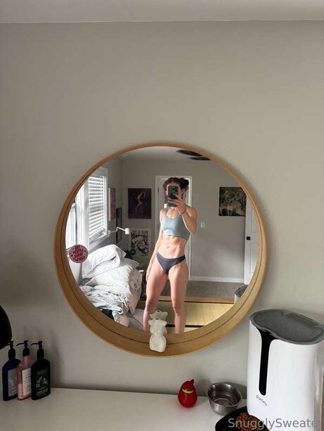 Snugglysweaterof Nacktpornos auf OnlyFans