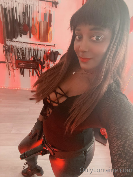 Mistress Lorraine Nacktbilder von OnlyFans
