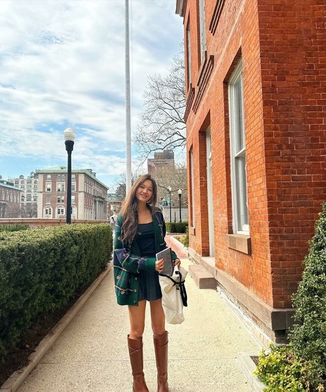 Lilychee Leaked OnlyFans Sextape