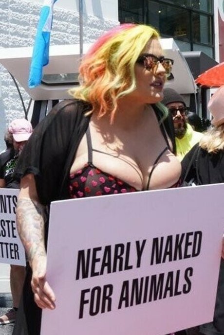 TheZombiUnicorn Brüste OnlyFans