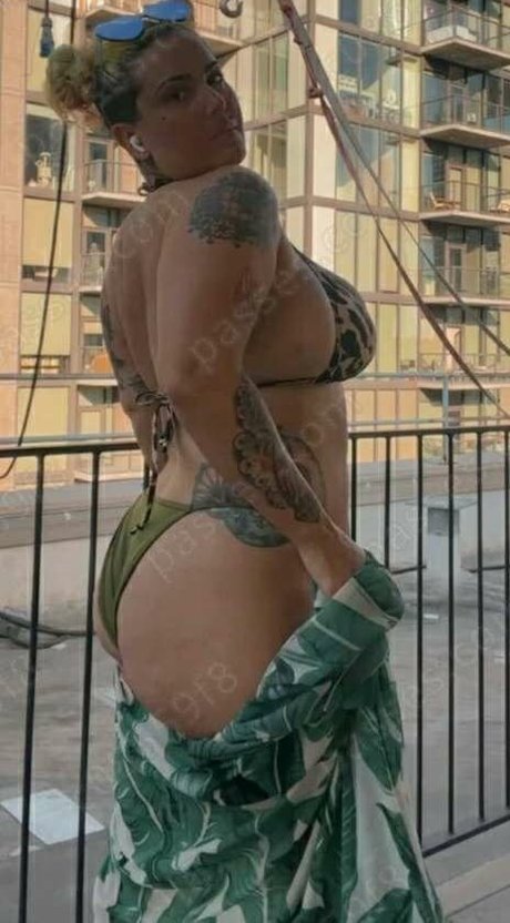 TheZombiUnicorn OnlyFans-Model
