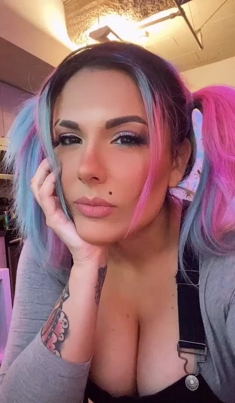 TheZombiUnicorn OnlyFans nackt