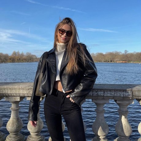 Lorena Rae OnlyFans Bilder