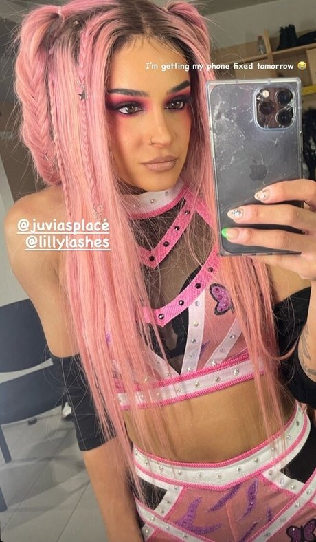 pinke haare nur fans Aktbilder Teaser