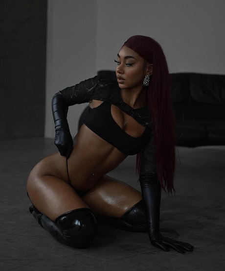 Elizabeth Anorue OnlyFans Striptease