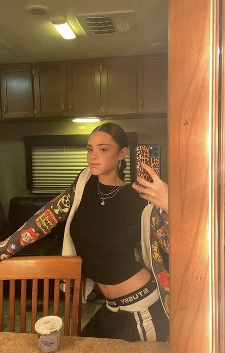 Luna Blaise Nacktbilder von OnlyFans