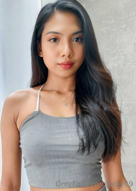 ploy69 NurlyFans-Brüste