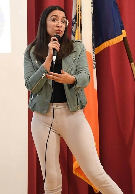 Alexandria Ocasio Cortez Leaked OnlyFans Bilder