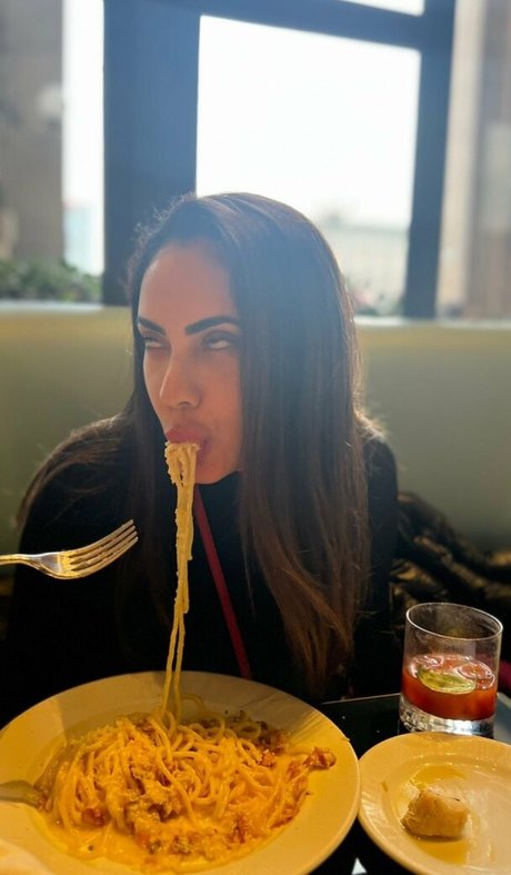 Sannatorr OnlyFans Strip