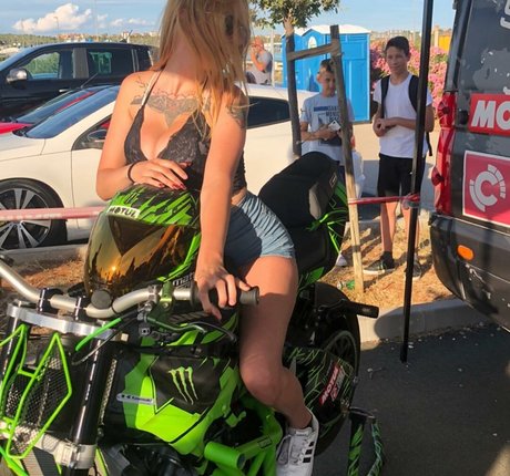 suzizvonar Nacktbilder-Leaks von OnlyFans