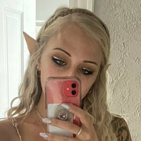 Alliekazam OnlyFans Nacktfotos