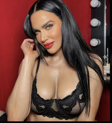 CJ Perry Nacktbilder-Leaks von OnlyFans