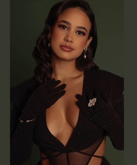 Emily Tosta Nacktporno OnlyFans