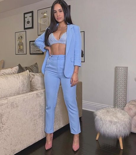 Emily Tosta Nacktbilder von OnlyFans