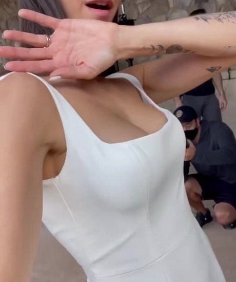 Nina Dobrev Nacktbilder von OnlyFans