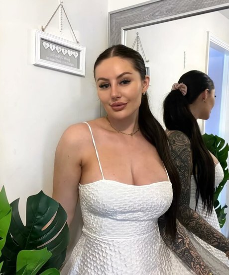 Beckie Holloway OnlyFans schlank