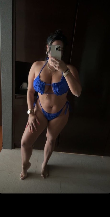 Laurab974 OnlyFans Leaked