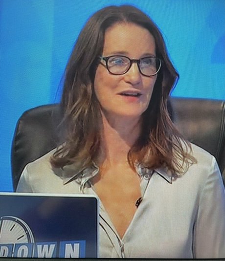 Susie Dent OnlyFans Bilder