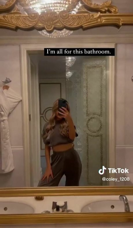 Nicole Farrell OnlyFans-Archiv