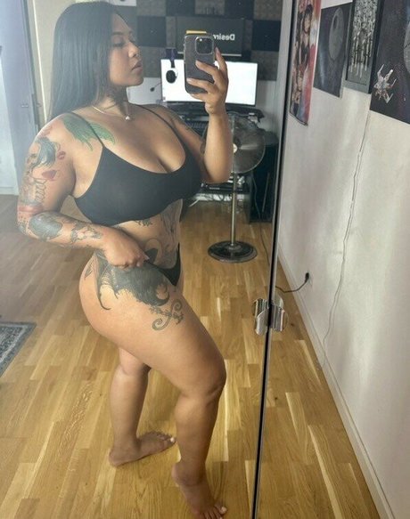 Desiree Deep Nacktbilder von OnlyFans