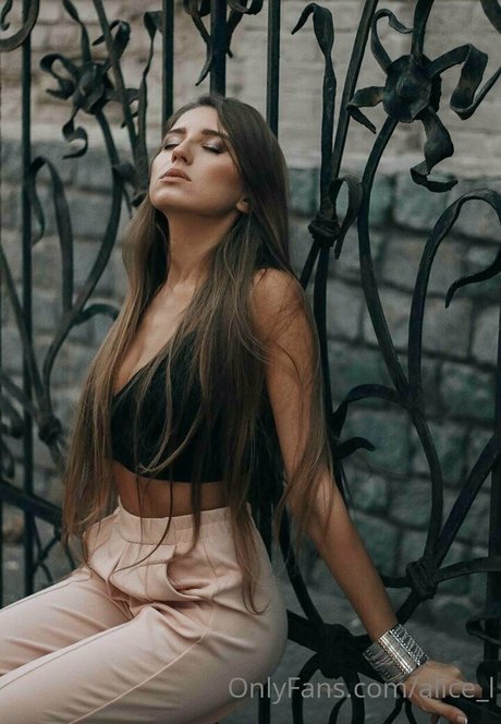 alice l Nacktbilder auf OnlyFans