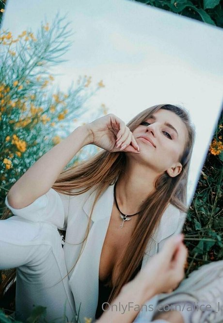 alice l Geleakte OnlyFans-Inhalte