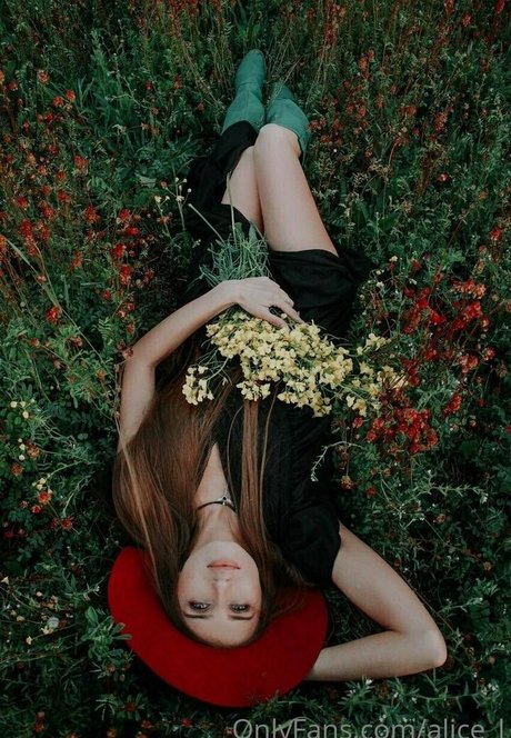 alice l Nackt OnlyFans