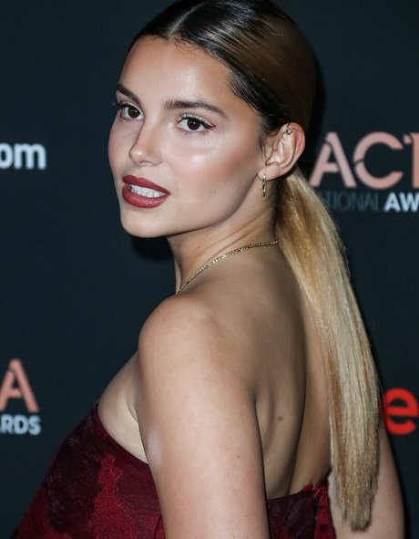 Inde Navarrette OnlyFans schlank