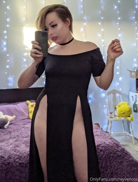 Reyvencos OnlyFans nackte Brüste