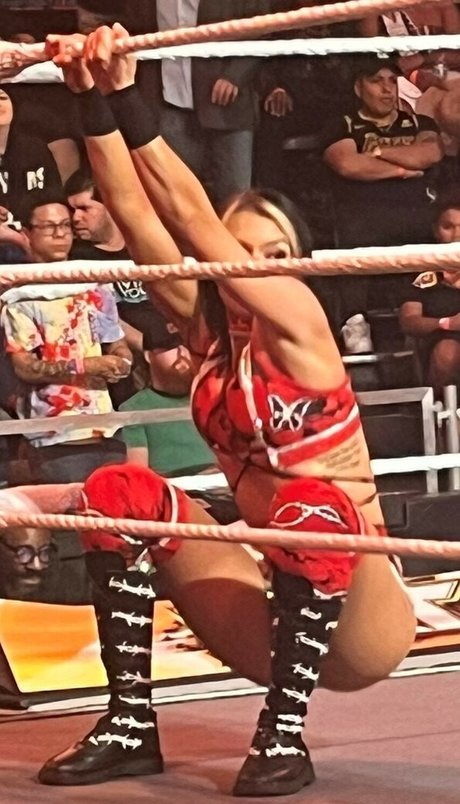 Cora Jade OnlyFans-Inhalte