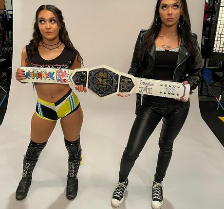 Cora Jade OnlyFans Inhalte