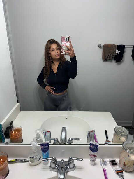 yell0wp0rntapez Leaked OnlyFans Bilder