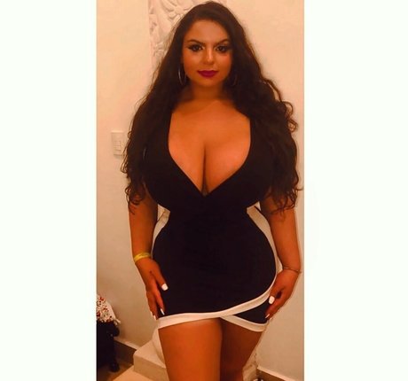 iloveteniah OnlyFans-Leak