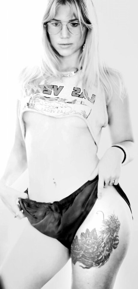 Yana Gold OnlyFans Star