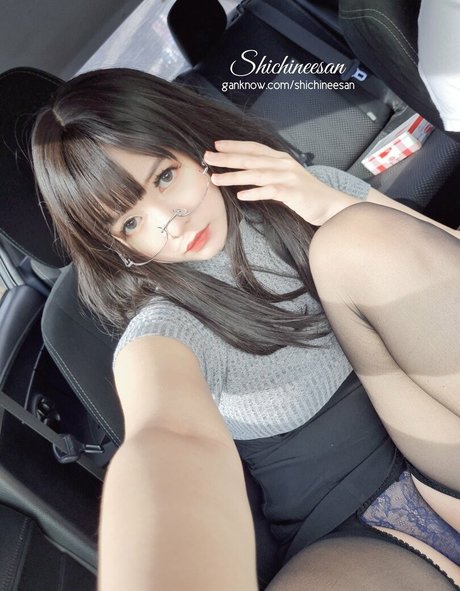 Shichineesan OnlyFans Model Bilder