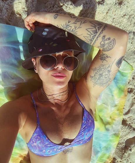 Tabata Chang Strip OnlyFans