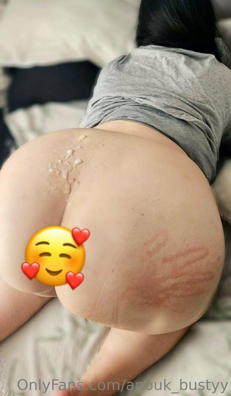 anouk bustyy OnlyFans Lesbisch