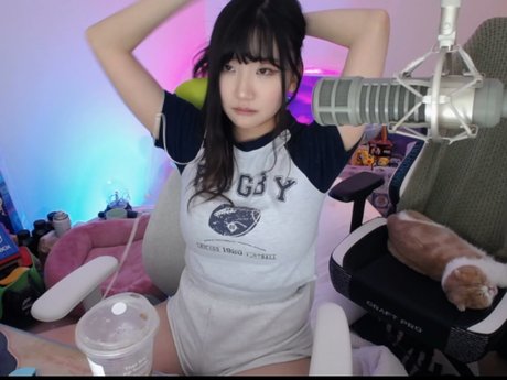 AriaSaki Nacktbilder OnlyFans Leak