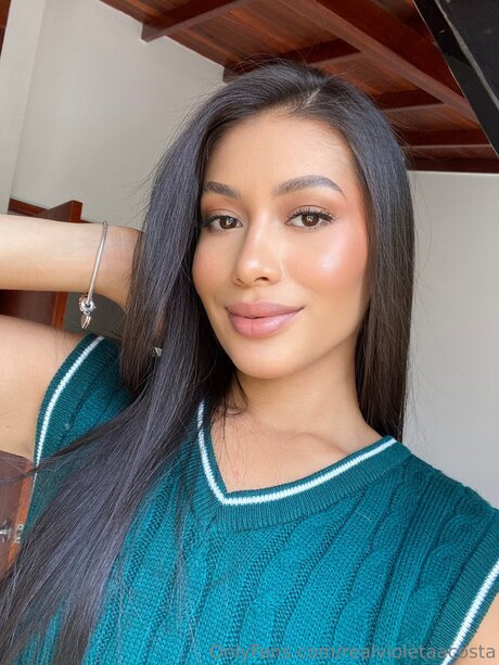 Realvioletaacosta Leak von OnlyFans Pornografie