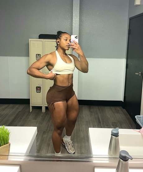 aaaaayevuh OnlyFans-Bilder