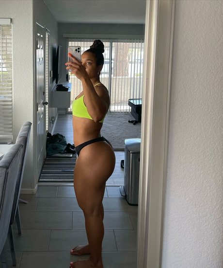 aaaaayevuh OnlyFans explizite Inhalte