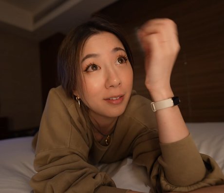 Fuslie Nacktbilder OnlyFans