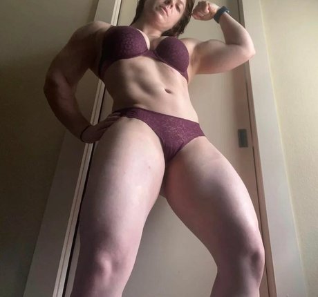 kitty bit games OnlyFans Inhalte