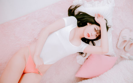 zia kwon OnlyFans Gratis