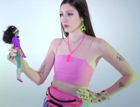 Aloona Larionova OnlyFans Nacktbilder geleakt