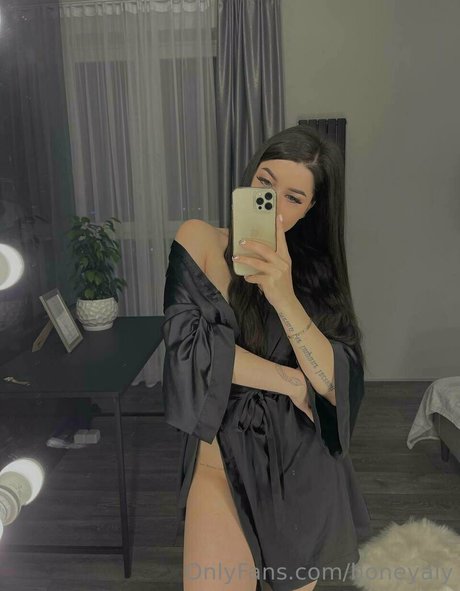 honney aly OnlyFans Leak