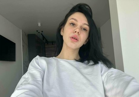 adelebee OnlyFans-Leak