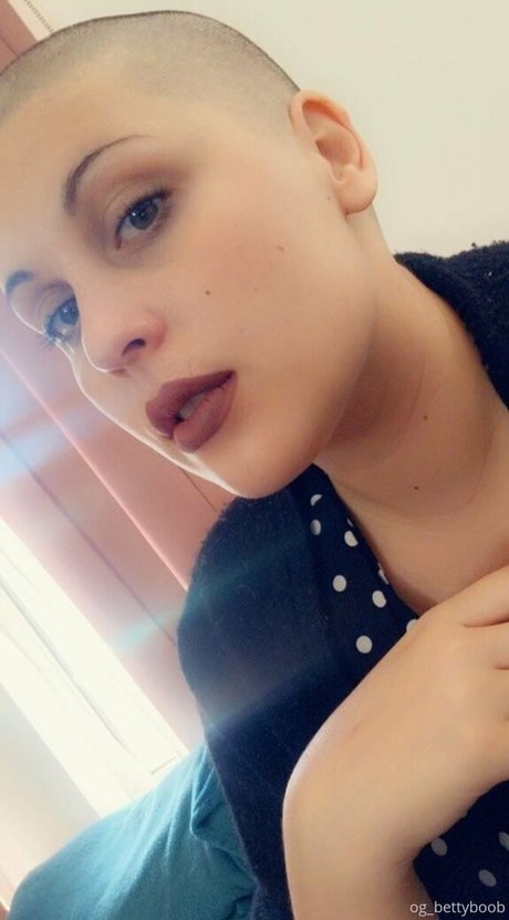 og bettyboob free OnlyFans-Bilder